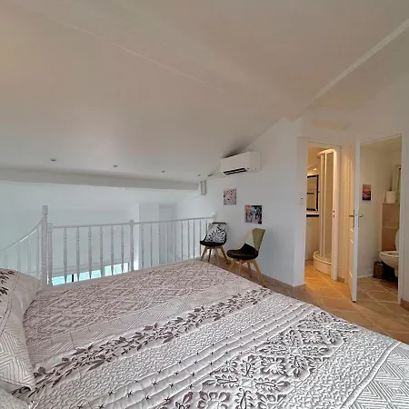 Apartment Les Tropeziennes - Chic Triplex Balcon Vue Marina