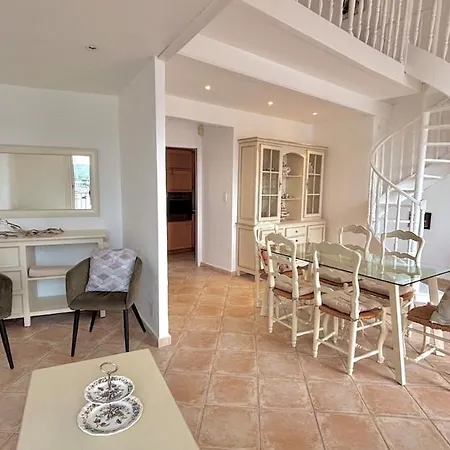 Les Tropeziennes - Chic Triplex Balcon Vue Marina Apartment