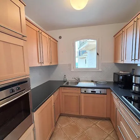 Les Tropeziennes - Chic Triplex Balcon Vue Marina Apartment