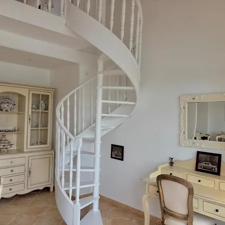 Les Tropeziennes - Chic Triplex Balcon Vue Marina Apartment